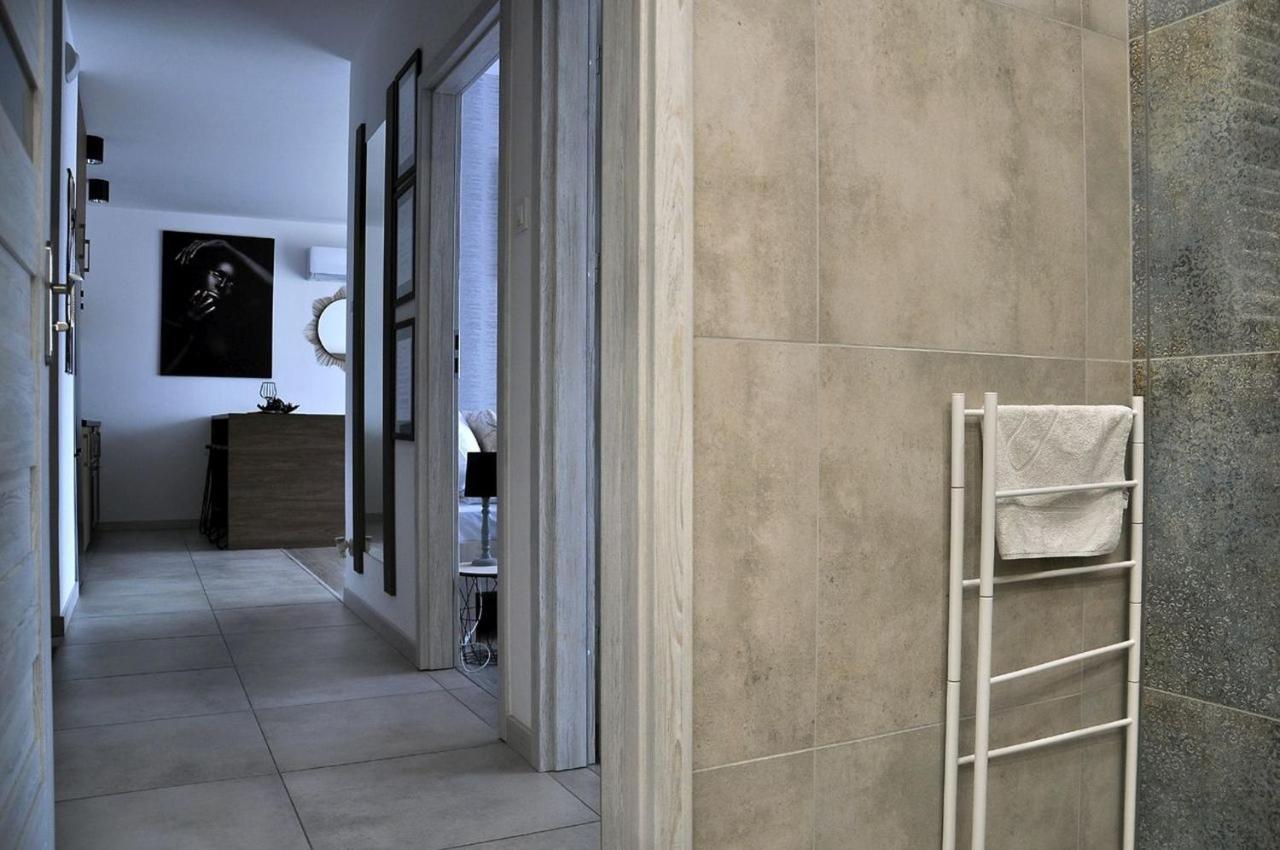 Q Apart Grand - Klimatyzowane 3 Pokojowe Apartamenty Przy Manufakturze Z Garazem Gratis, Fv Łódź Esterno foto